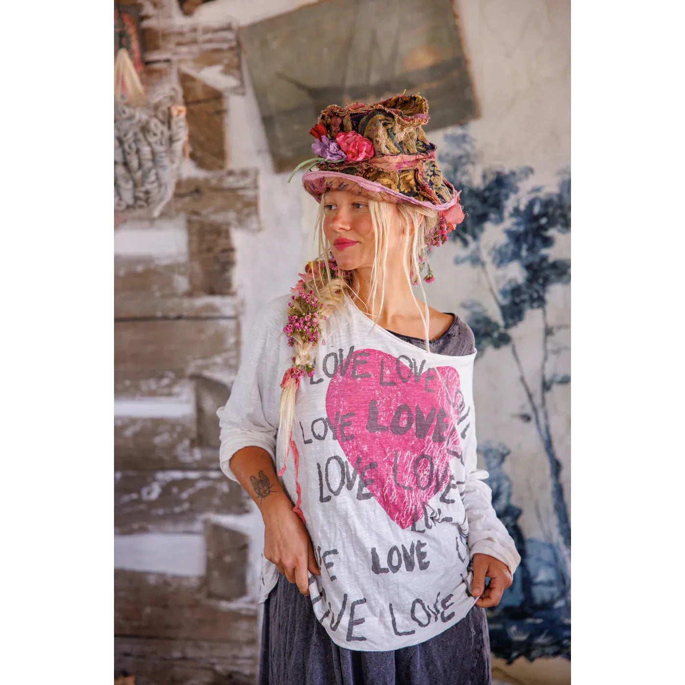 magnolia Pearl Season Of Love Amor Richi Tee