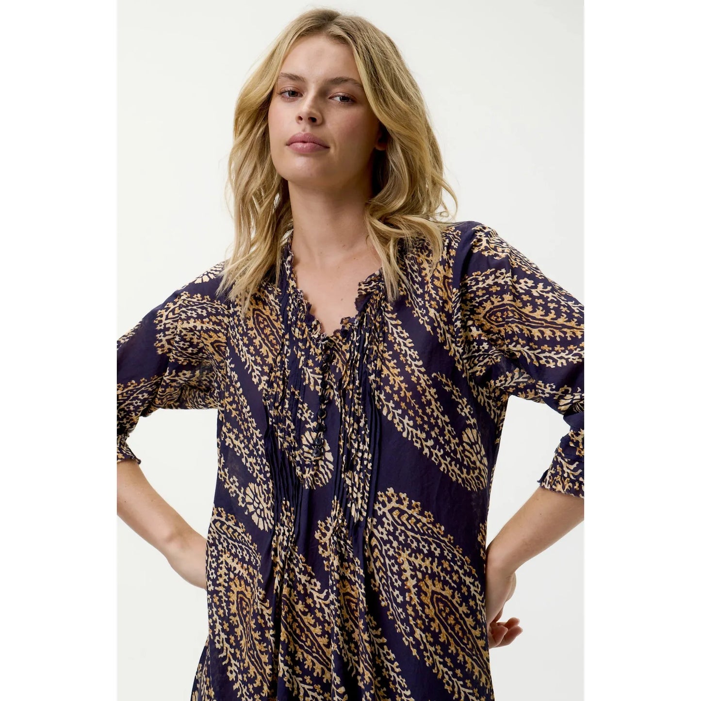 One Season Long poppy - Provence - Cotton - Navy Paisley