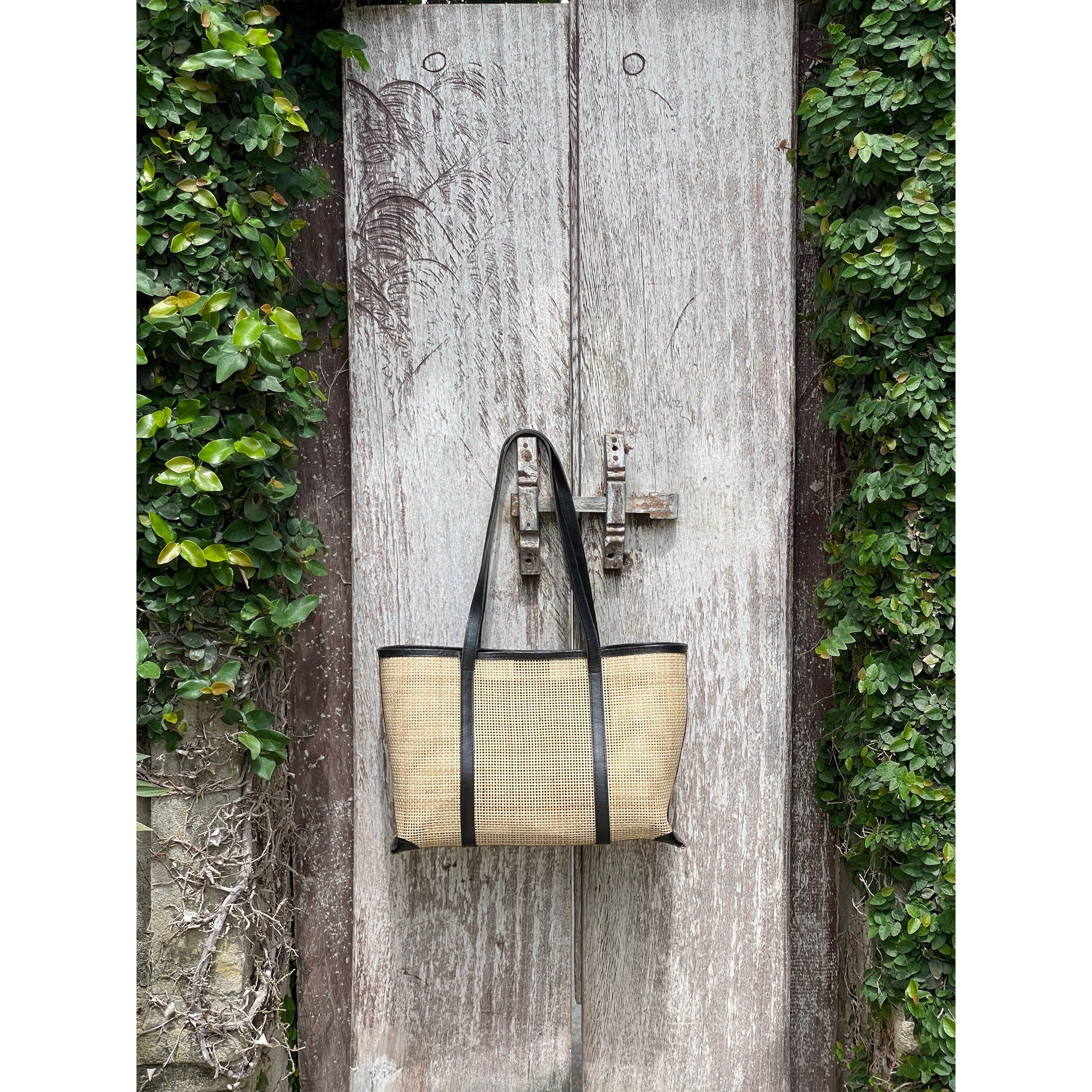 Lili Paris Basket - Black