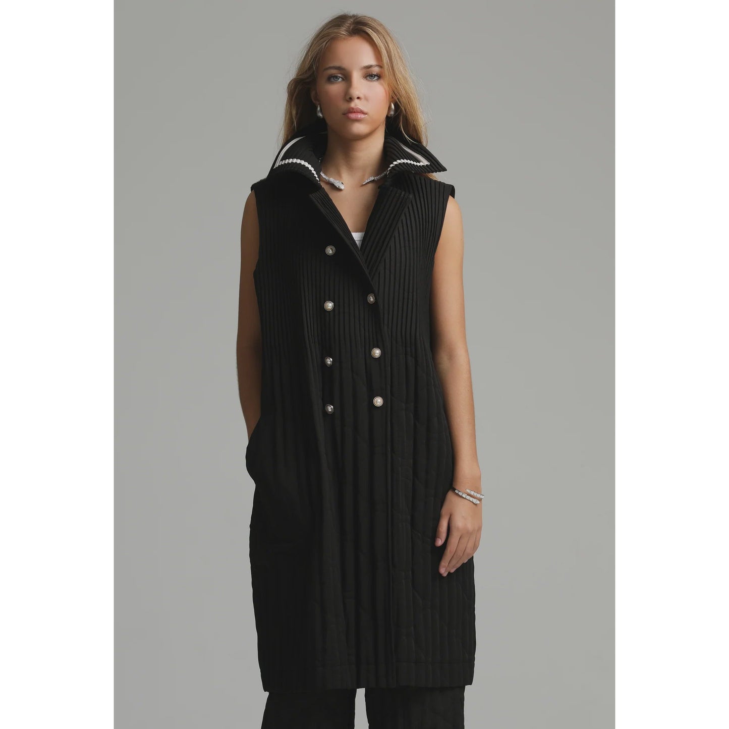 I'M Francis Sleeveless Long Overcoat - Black