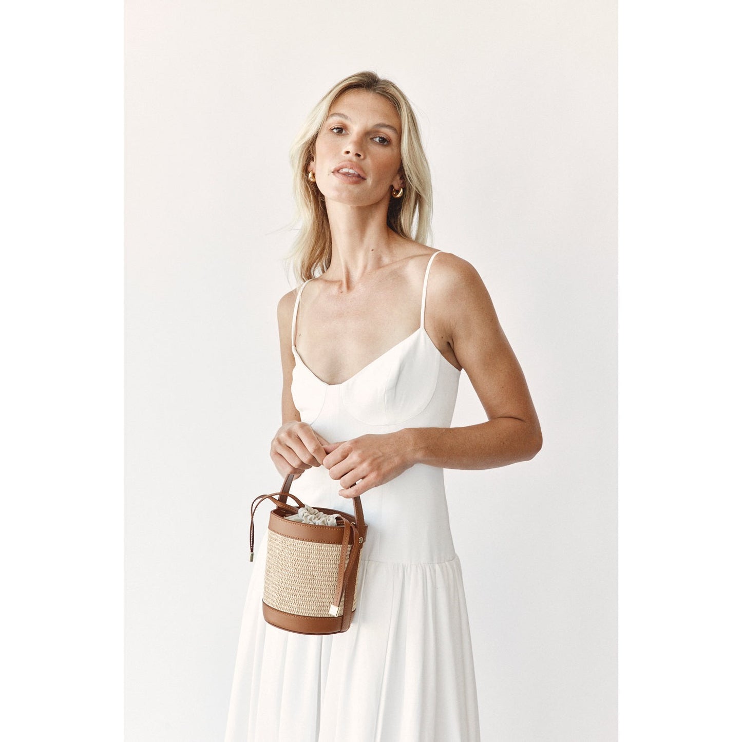 Vestirsi Brittany Raffia Bucket - Tan