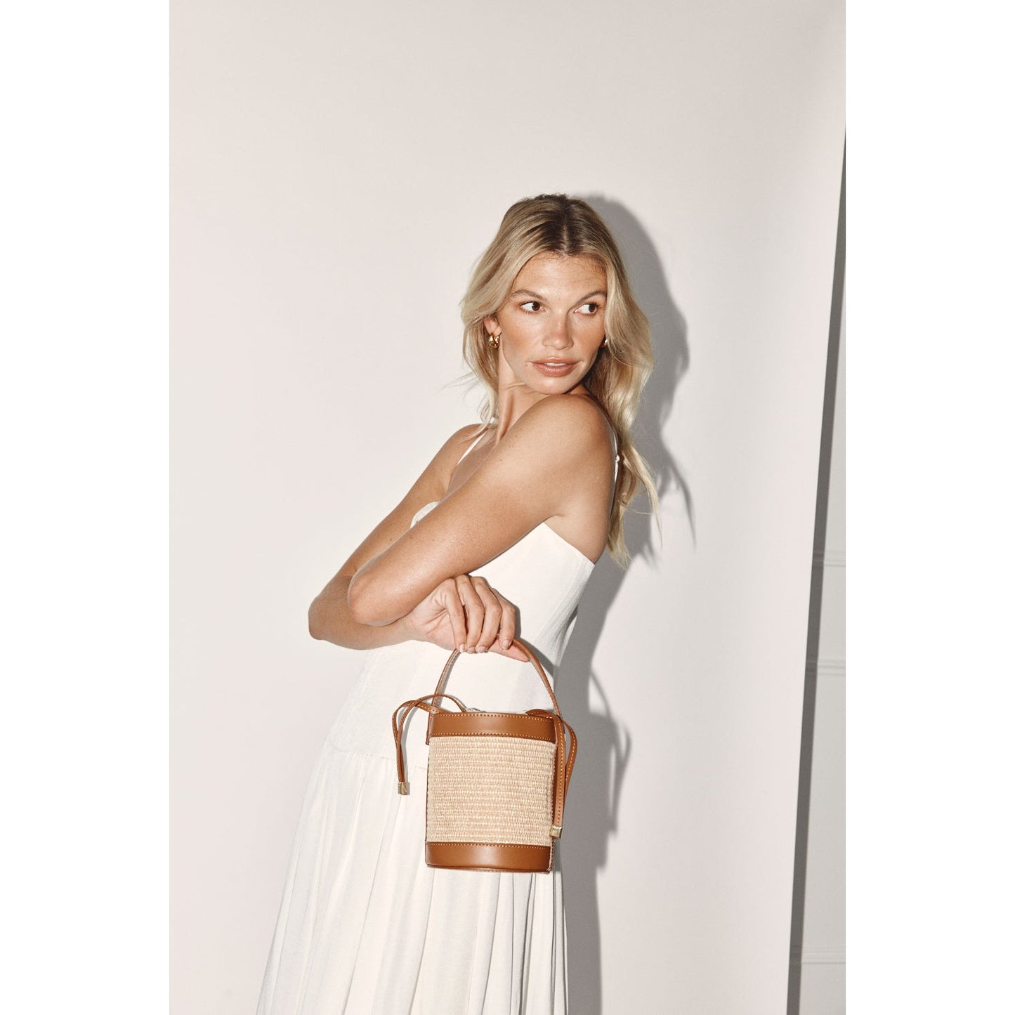 Vestirsi Brittany Raffia Bucket - Tan