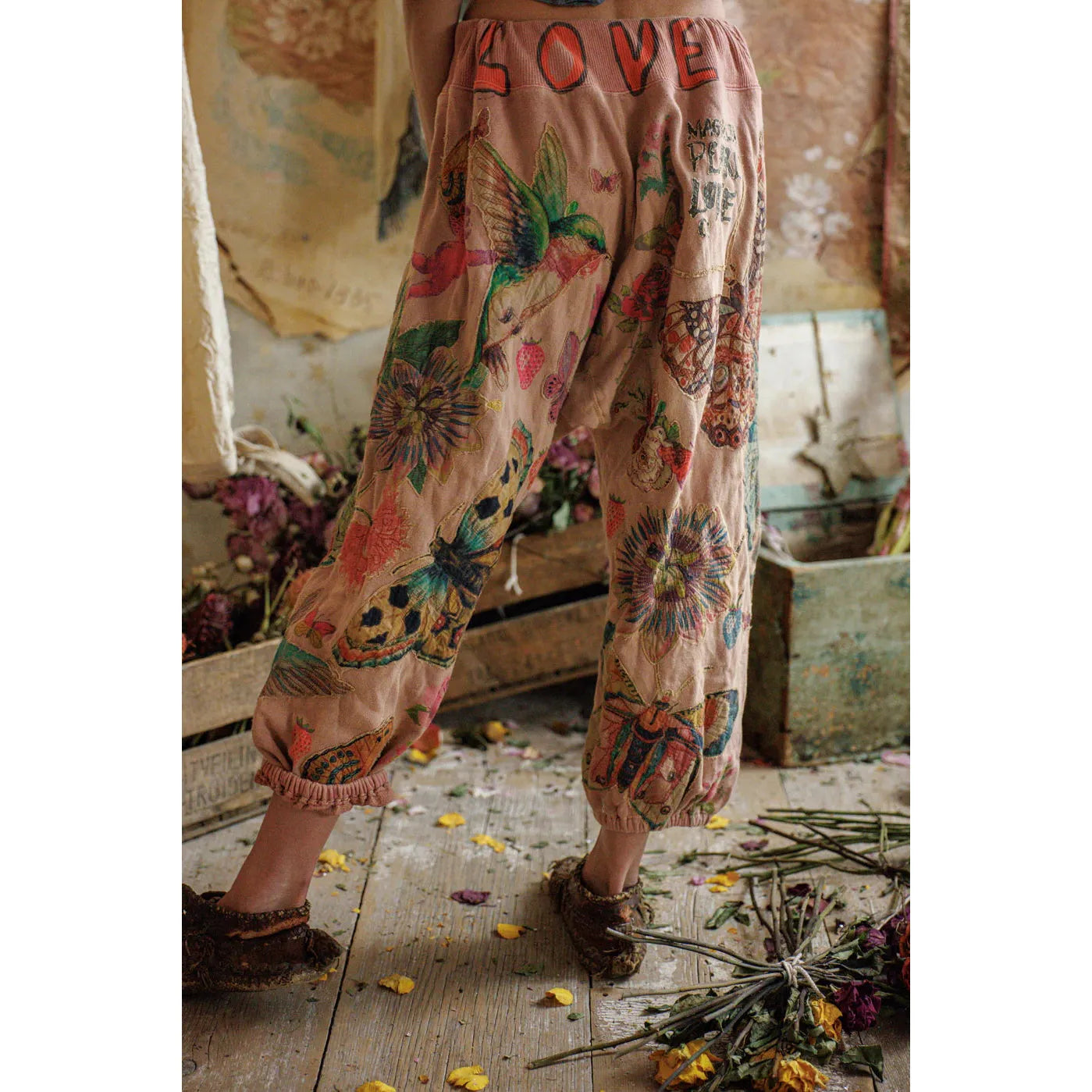 Magnolia Pearl Applique La Jolla Joggers  Magnolia Pearl Pisces Boutique