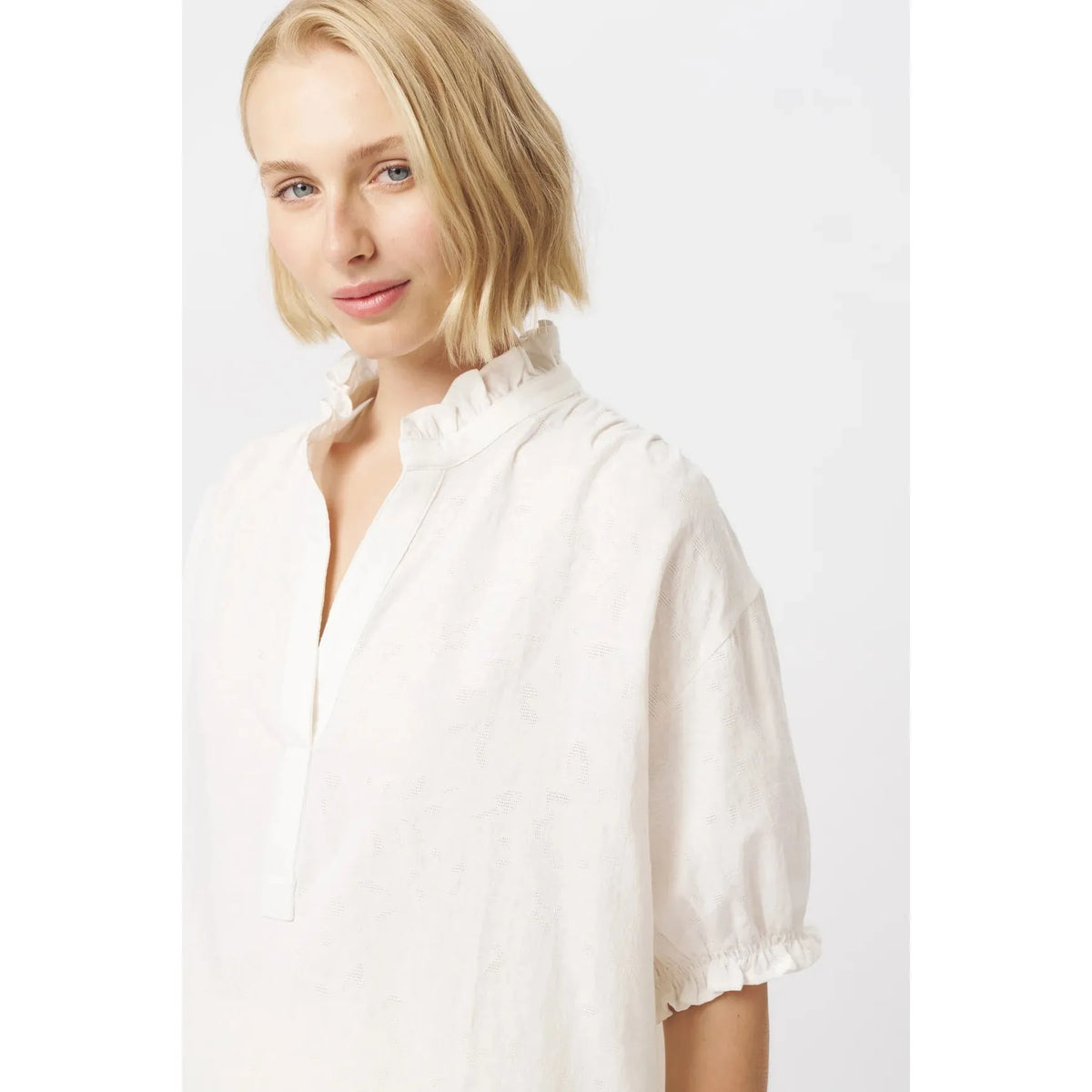 Kireina Ambers Shirt - White
