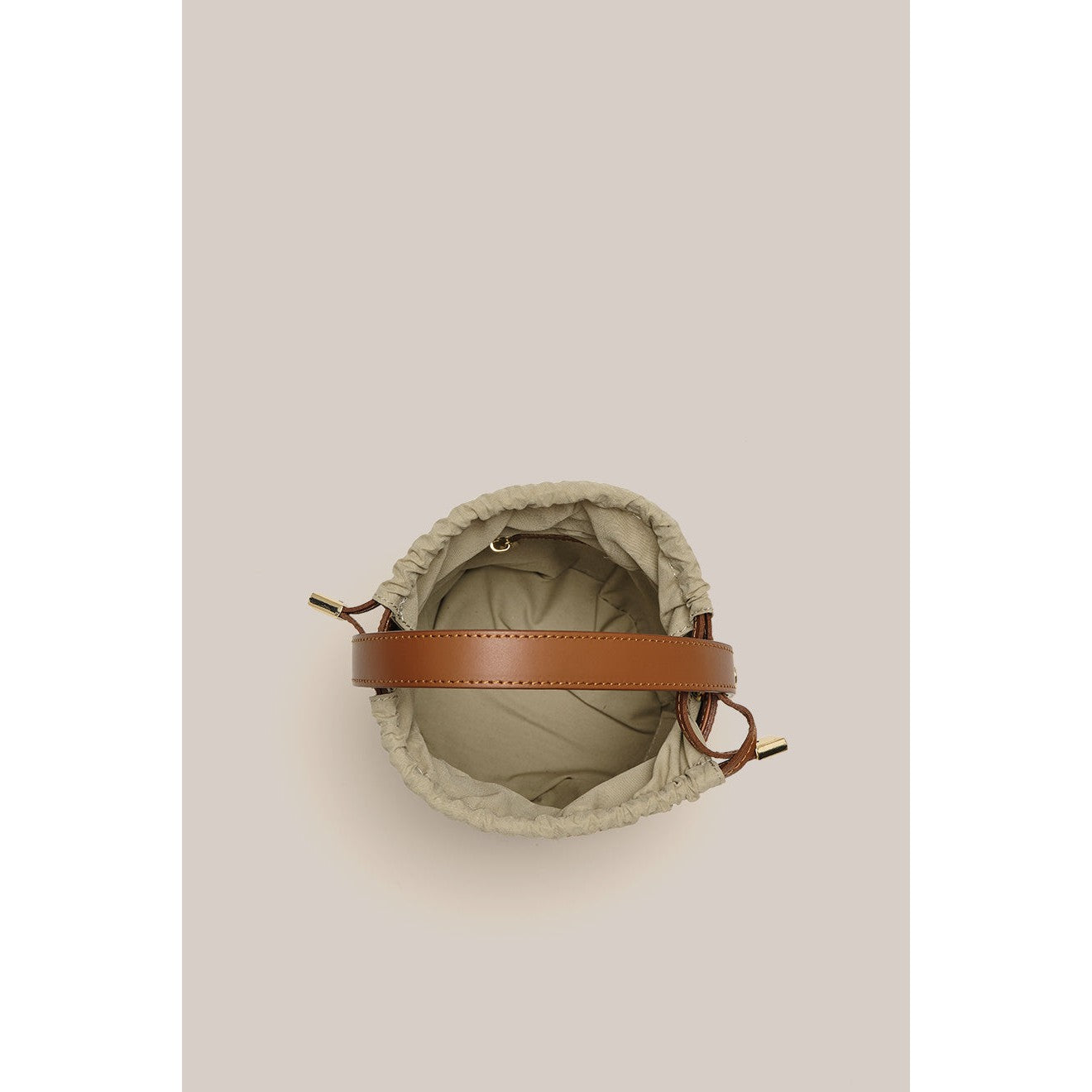 Vestirsi Brittany Raffia Bucket - Tan