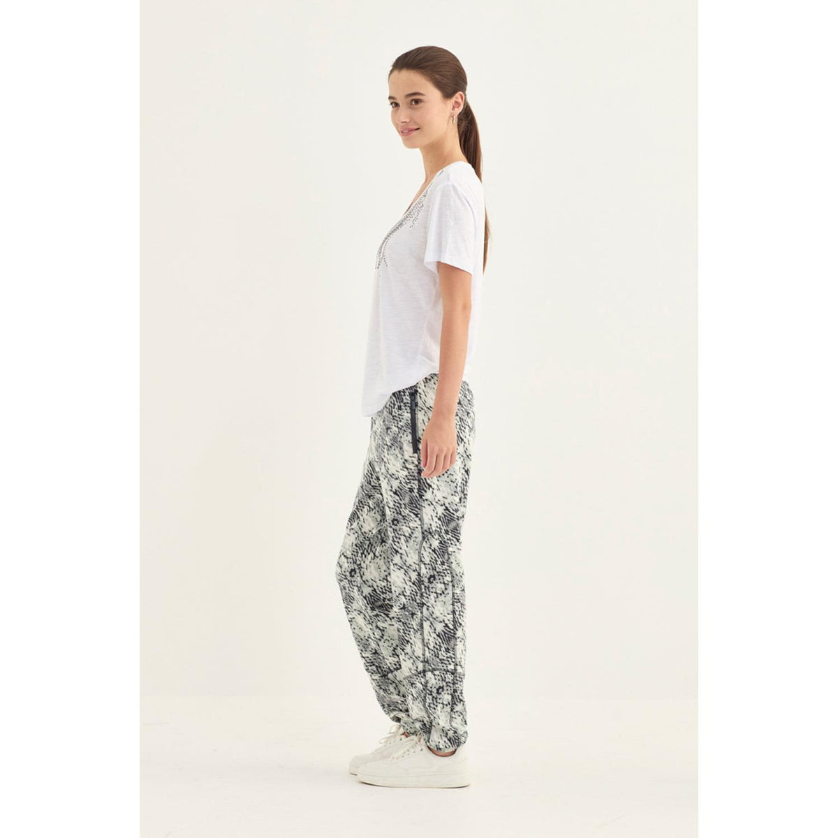 Verge Captive Top - White  Verge Pisces Boutique