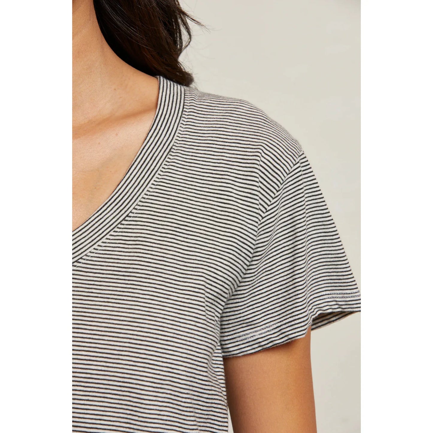 Perfect White Tee Hendrix Basic V - Black Stripe