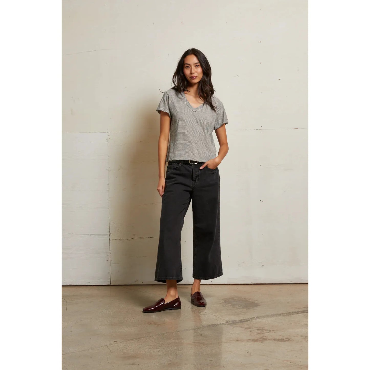 Perfect White Tee Hendrix Basic V - Black Stripe