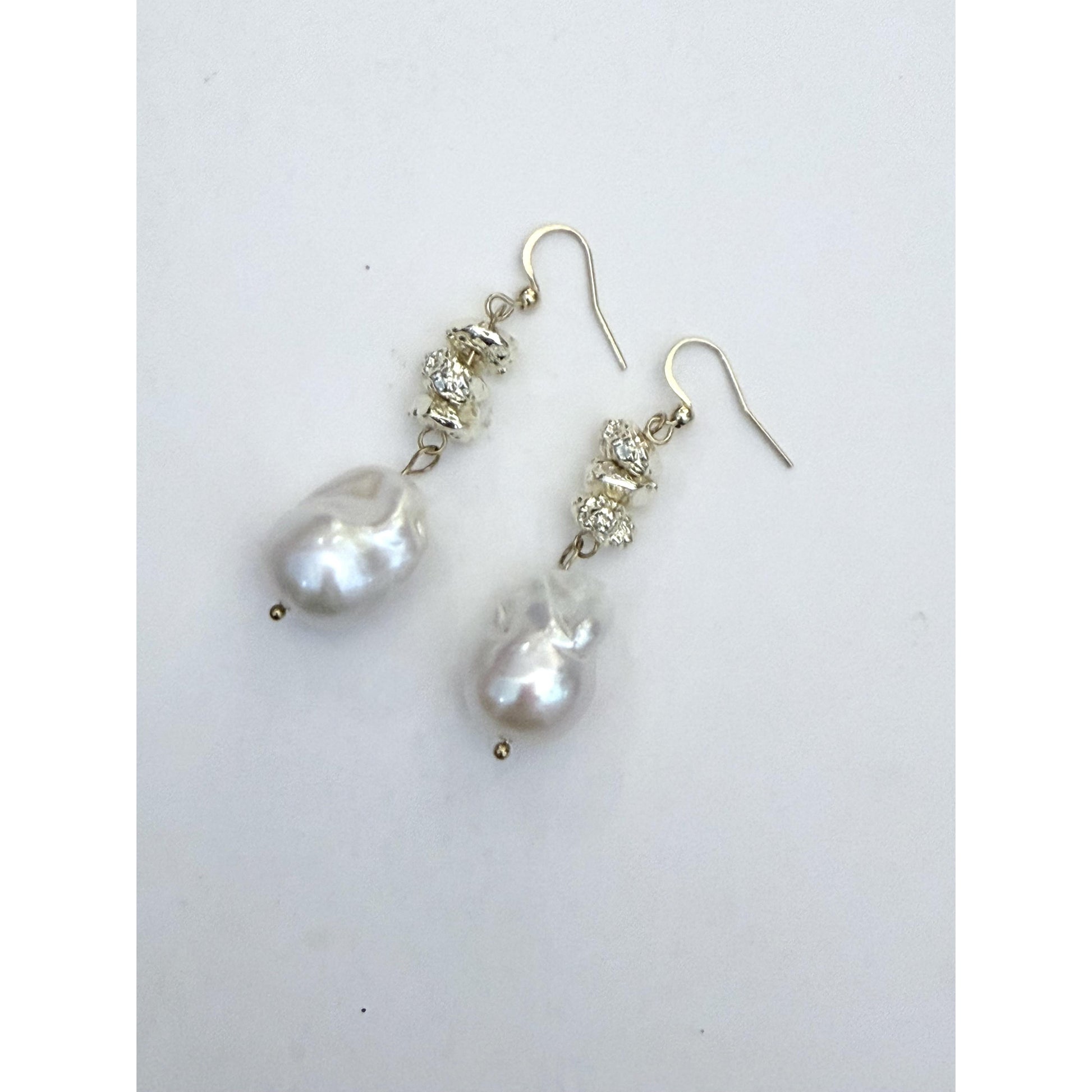 Indigo & Wolfe Jewel Earings - Gold  Indigo & Wolfe Pisces Boutique