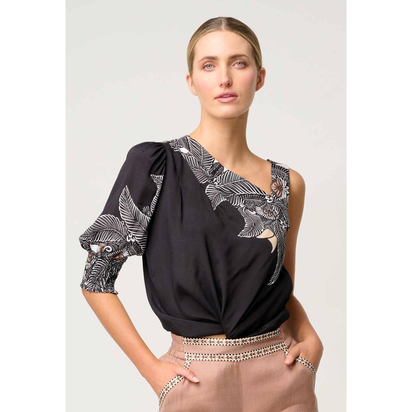 Once Was Tahani One Sleeve Top Faille - Onyx Casablanca