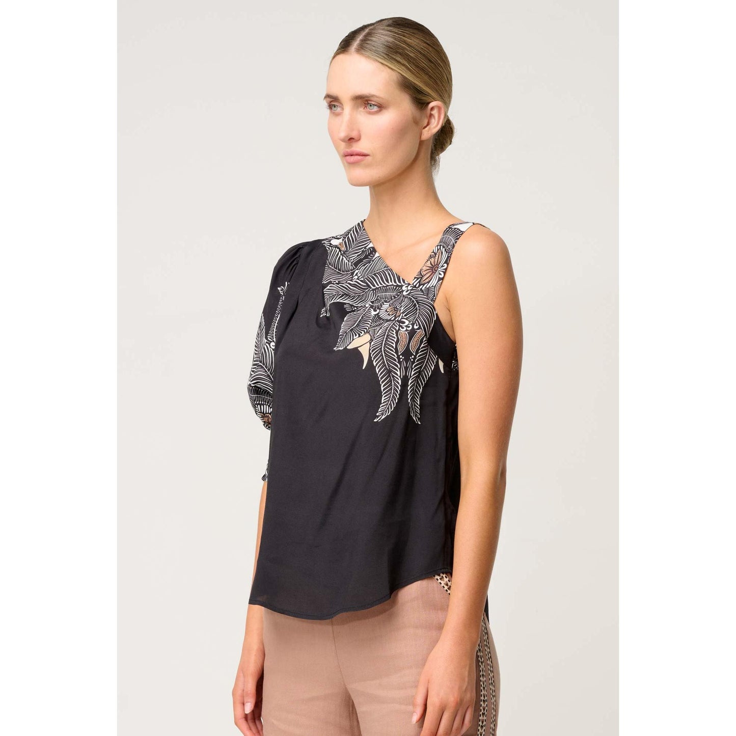 Once Was Tahani One Sleeve Top Faille - Onyx Casablanca