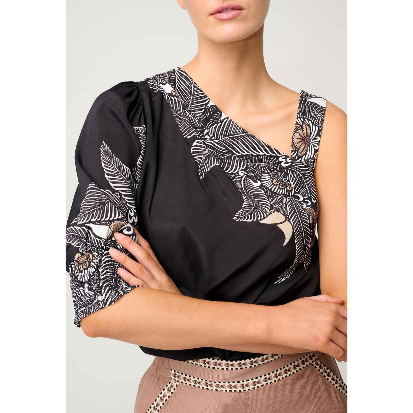 Once Was Tahani One Sleeve Top Faille - Onyx Casablanca