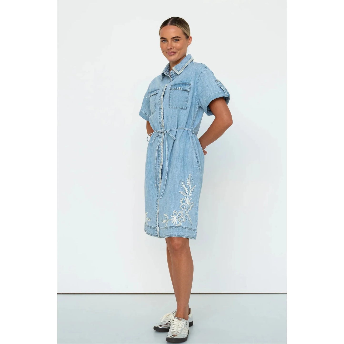 Kireina Simone Dress S/S Floral Embroidery - Sky Blue