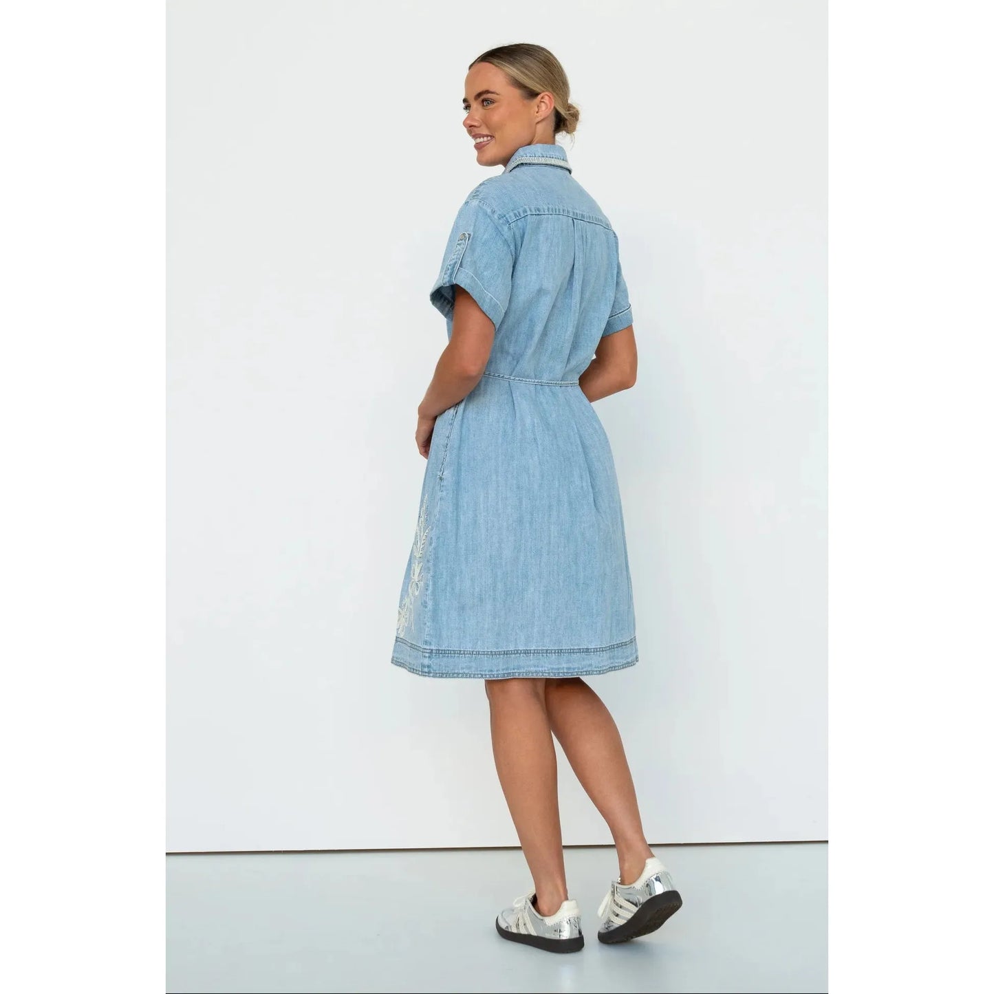 Kireina Simone Dress S/S Floral Embroidery - Sky Blue